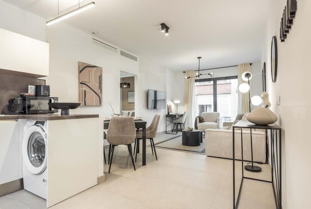 Modern Apartment With Patio & Parking By Rems Málaga Eksteriør bilde