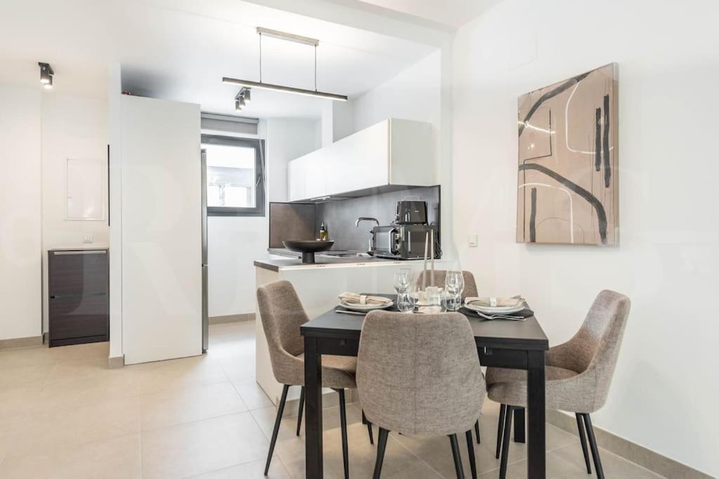 Modern Apartment With Patio & Parking By Rems Málaga Eksteriør bilde