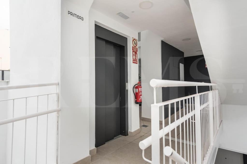 Modern Apartment With Patio & Parking By Rems Málaga Eksteriør bilde